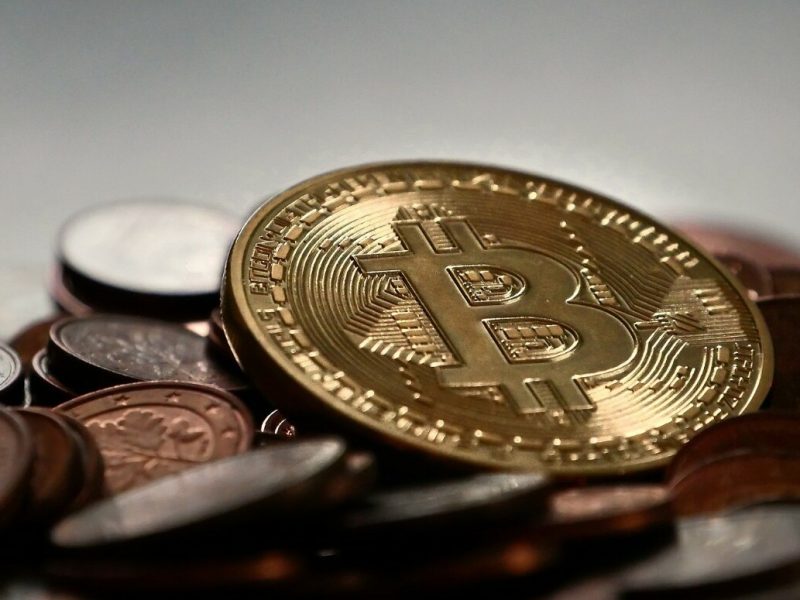 desvendando-a-tributacao-o-que-voce-precisa-saber-sobre-day-trade-e-swing-trade-de-criptomoedas-e-ativos-na-bolsa.jpg